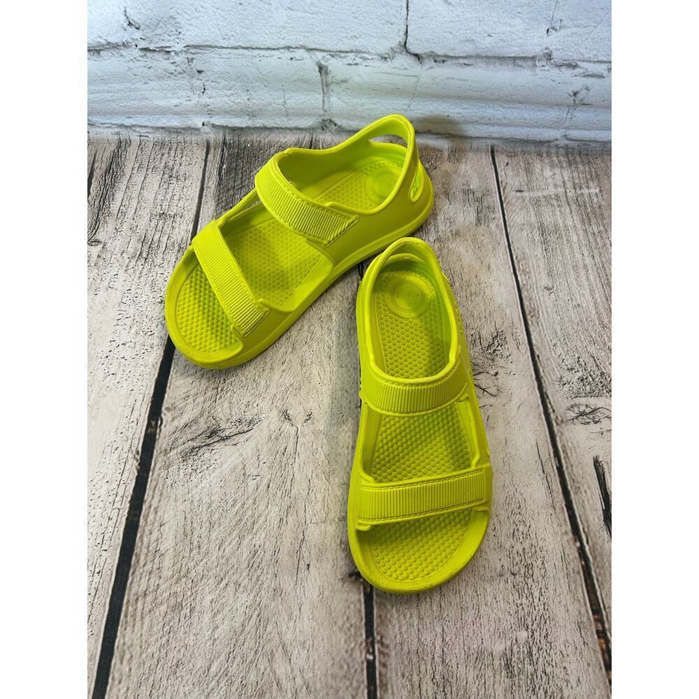 TOTES Girl’s Everywear Molded Sports Sandals / Size: 2-3